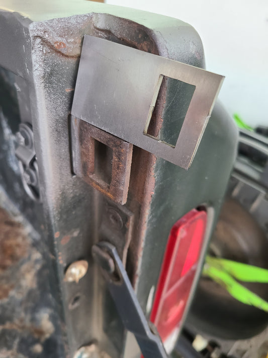 FSJ J Truck Tailgate Latch Bracket