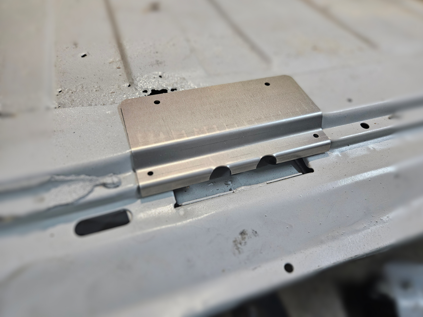 FSJ Wagon Tailgate Hinge Cover